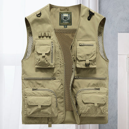 Beige Anglerweste mit mehreren Taschen, Netzrücken, Reißverschlüssen, ideal für Outdoor-Aktivitäten.
