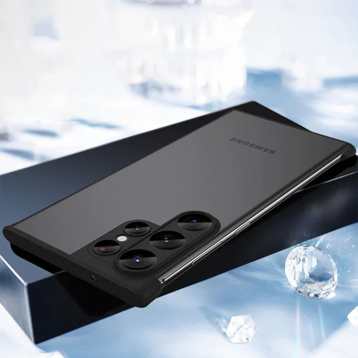 Samsung Galaxy S23 Ultra Handy, schwarz, auf Tisch mit Eiskristallen, modernes Smartphone-Design