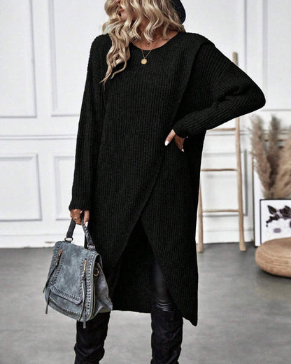 Schwarzer Strickpullover-Kleid, Damenmode, lässig, Herbst, mit grauer Handtasche.