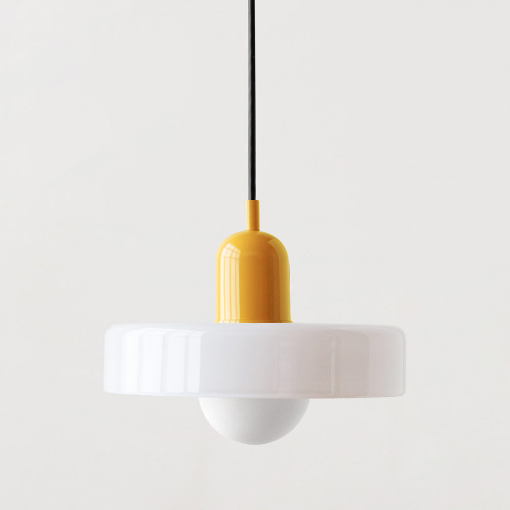 Gelbe Hängelampe mit weißem Schirm, modernes Design, Wohnzimmerbeleuchtung, minimalistisch.