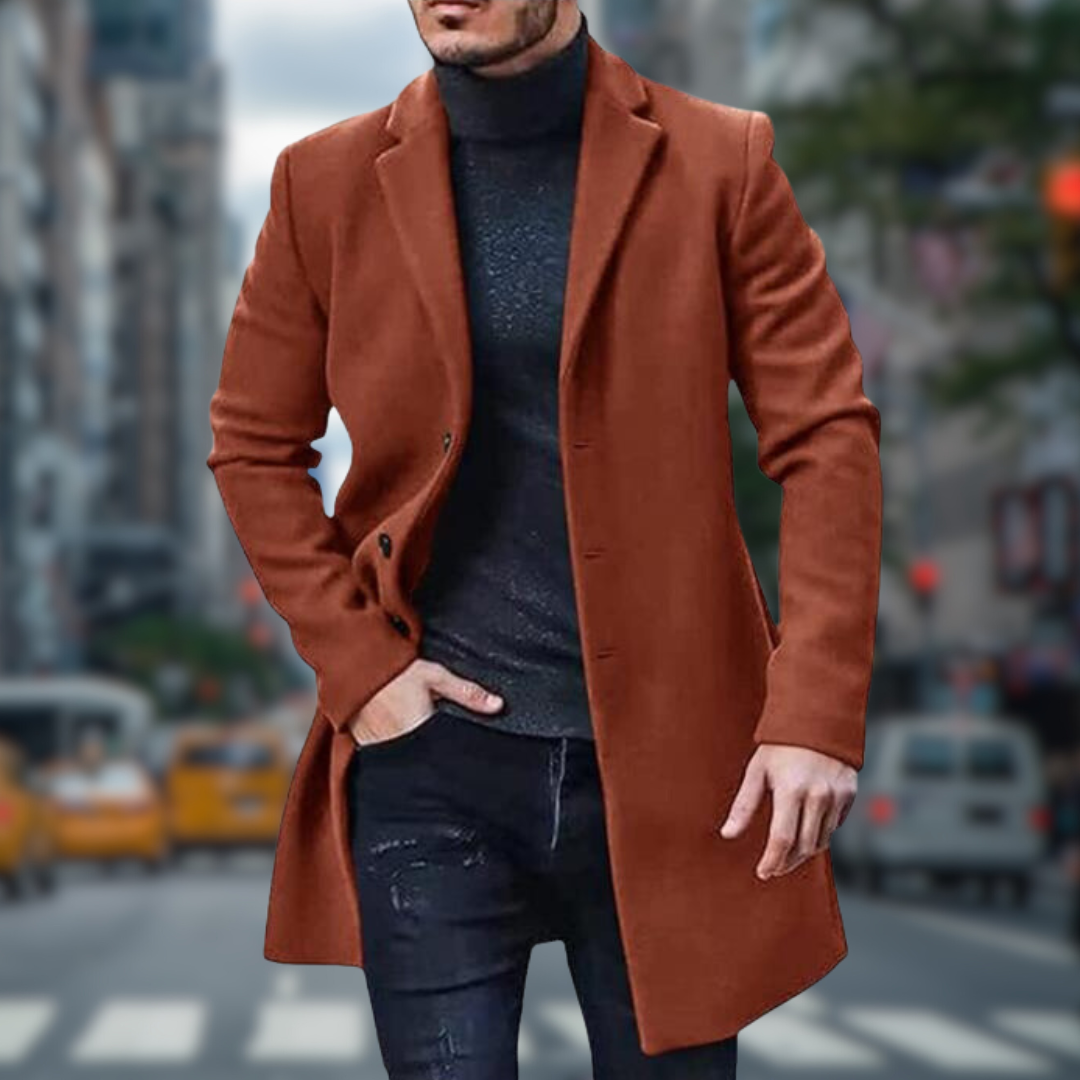 Mann in braunem Wollmantel auf Stadtstraße, modisch, elegant, Herbstmode, Herrenbekleidung.
