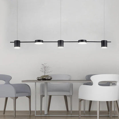 Moderne schwarze Pendelleuchte über Esstisch, minimalistisch, LED, Wohnzimmerbeleuchtung.