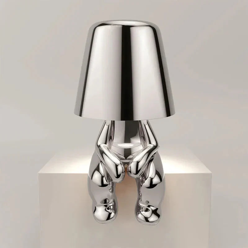 Silberne Tischlampe in menschlicher Form, modernes Design, Metall, Wohnzimmer-Dekoration.