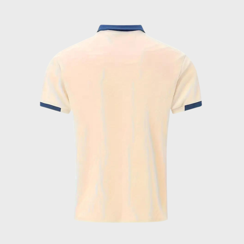 Apricotfarbenes Polohemd, Kurzarm, Baumwolle, blauer Kragen, Herrenmode, Rückansicht.