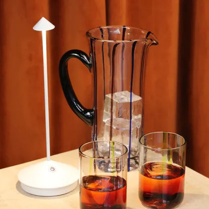 Drahtlose LED Tischlampe - LumeElegance 