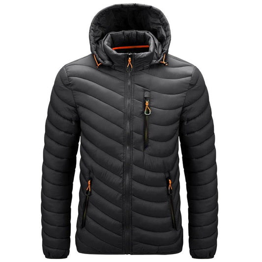 Schwarze Daunenjacke mit Kapuze, Reißverschlusstaschen, Herrenmode, Winterbekleidung.