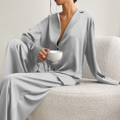 Satinpyjamasset – Isabella Hösttrollkonst-utgåva