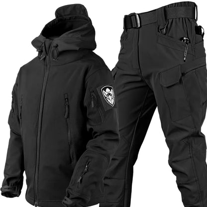 Schwarze taktische Jacke und Hose, wasserabweisend, mit Taschen, Outdoor-Bekleidung.