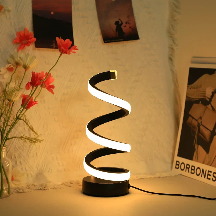 Moderne LED-Tischlampe, spiralförmig, warmweißes Licht, dekorativ, energiesparend.