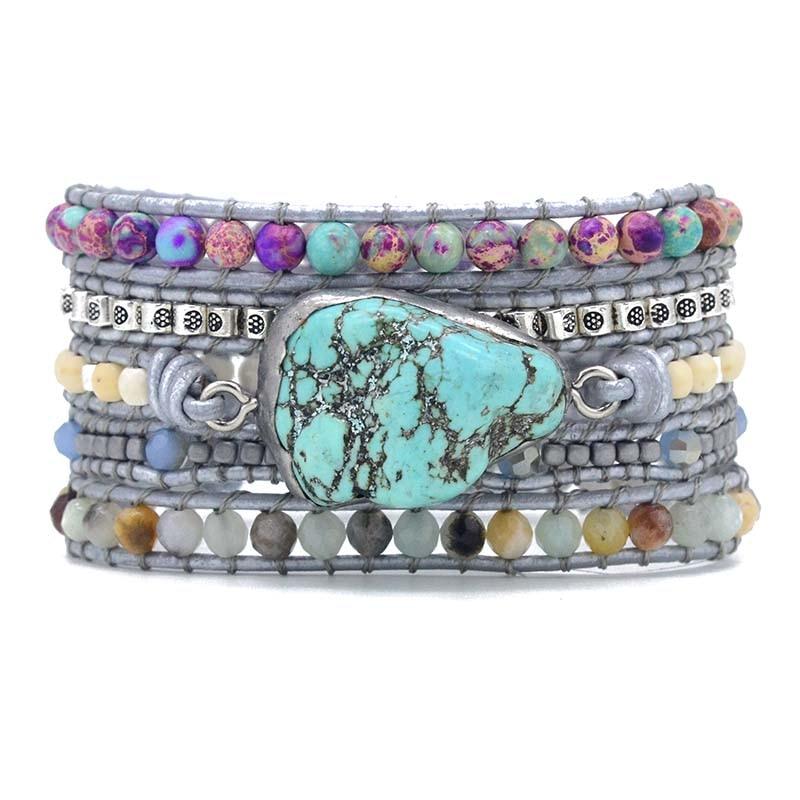 Vielschichtiges Armband mit Amazonit-Stein, bunte Perlen, handgefertigt, Boho-Stil.