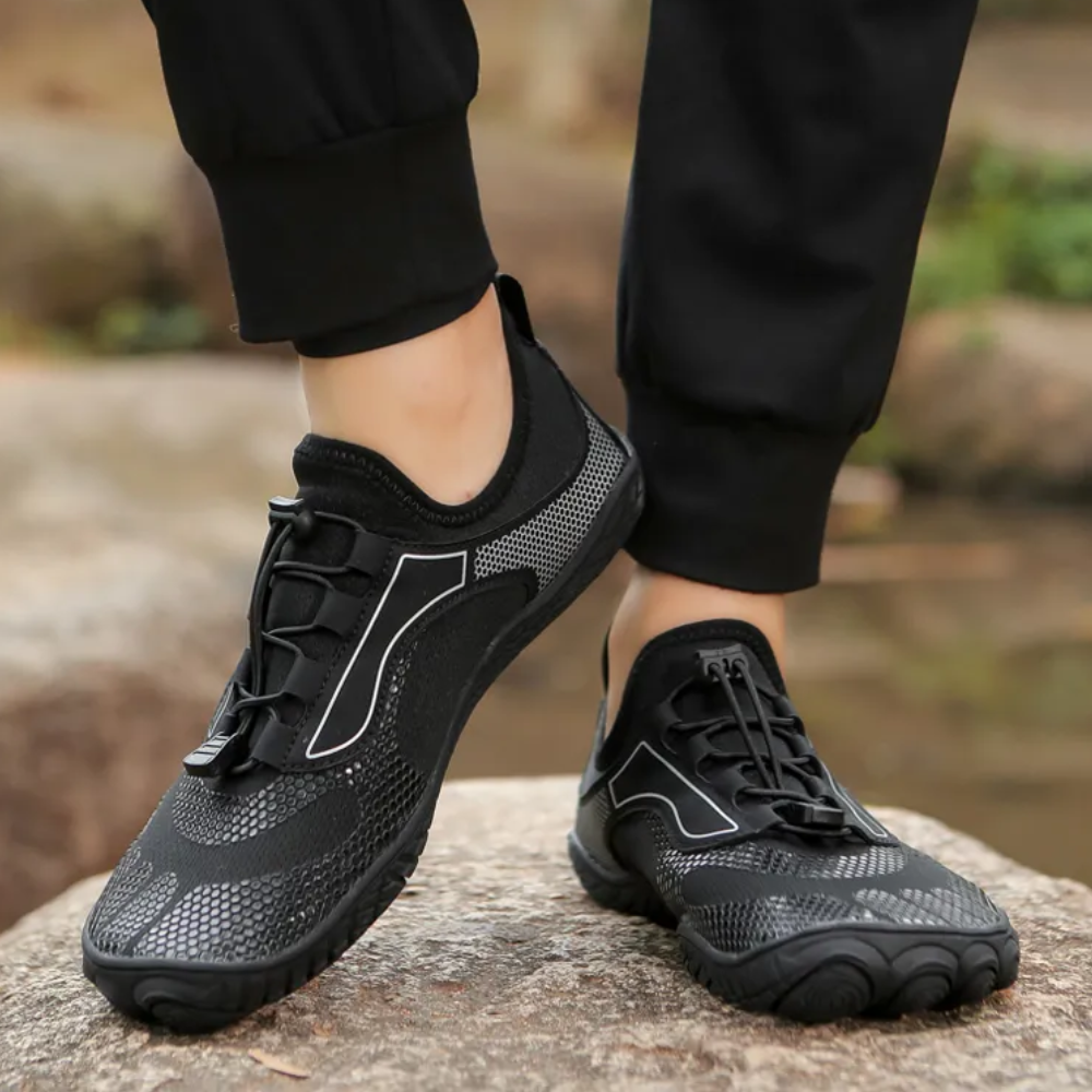 Schwarze Barfußschuhe für Herren, atmungsaktiv, rutschfest, ideal für Outdoor-Aktivitäten.