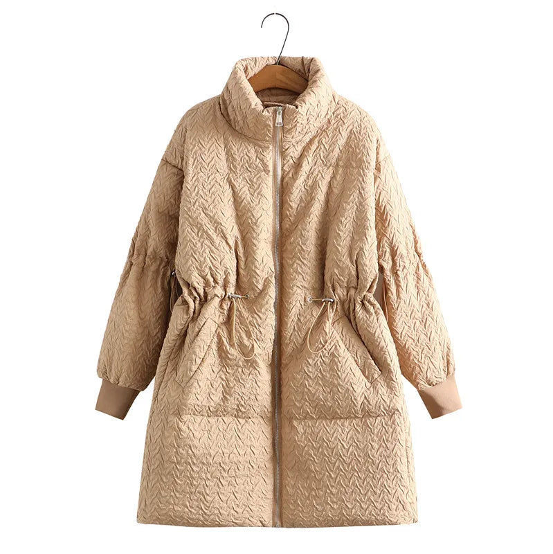 Beige Damen Wintermantel, Steppdesign, Reißverschluss, warm, modisch, elegant, lang.