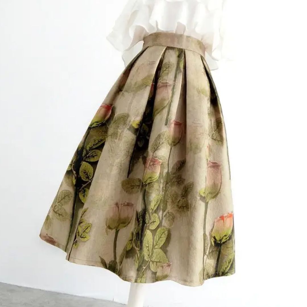 Beiger Midirock mit Blumenmuster, Faltenrock, Damenmode, eleganter Look, Frühling/Sommer.