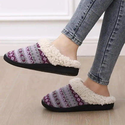 Damen Hausschuhe, lila-grau gestreift, Fleece-Futter, rutschfeste Sohle, gemütlich, warm.