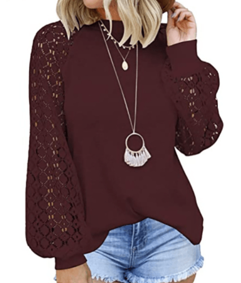 Damenpullover mit Spitzenärmeln, bordeauxrot, lässig, modisch, ideal für Herbstmode.