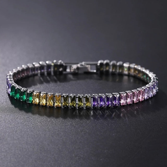 Armband mit bunten Edelsteinen, Silber, elegant, Schmuck, Damenaccessoire, Geschenkidee.